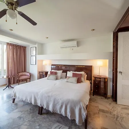 Bed & Breakfast Casa Arena Sevilla 3*